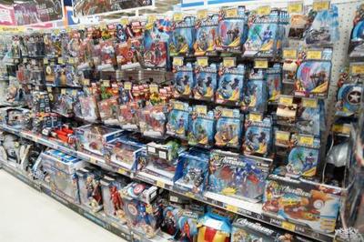 當(dāng)奧特曼遇見假面騎士 東映的跨界營(yíng)銷與玩具帝國(guó)